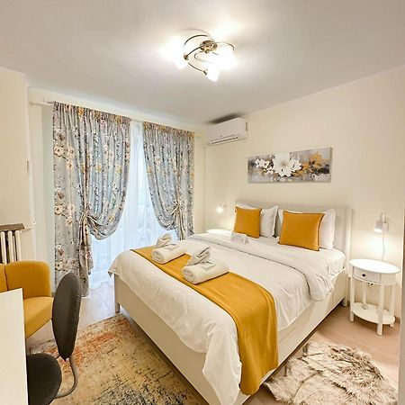Sunrise Apartments City Center Boekarest Buitenkant foto