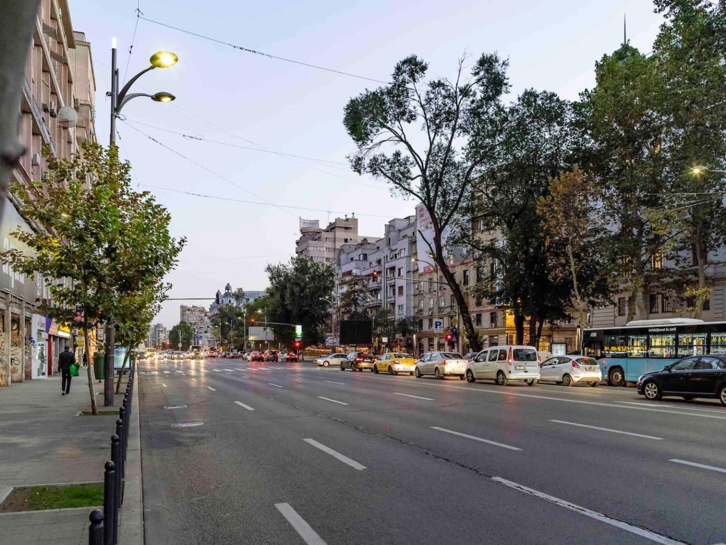 Sunrise Apartments City Center Boekarest Buitenkant foto