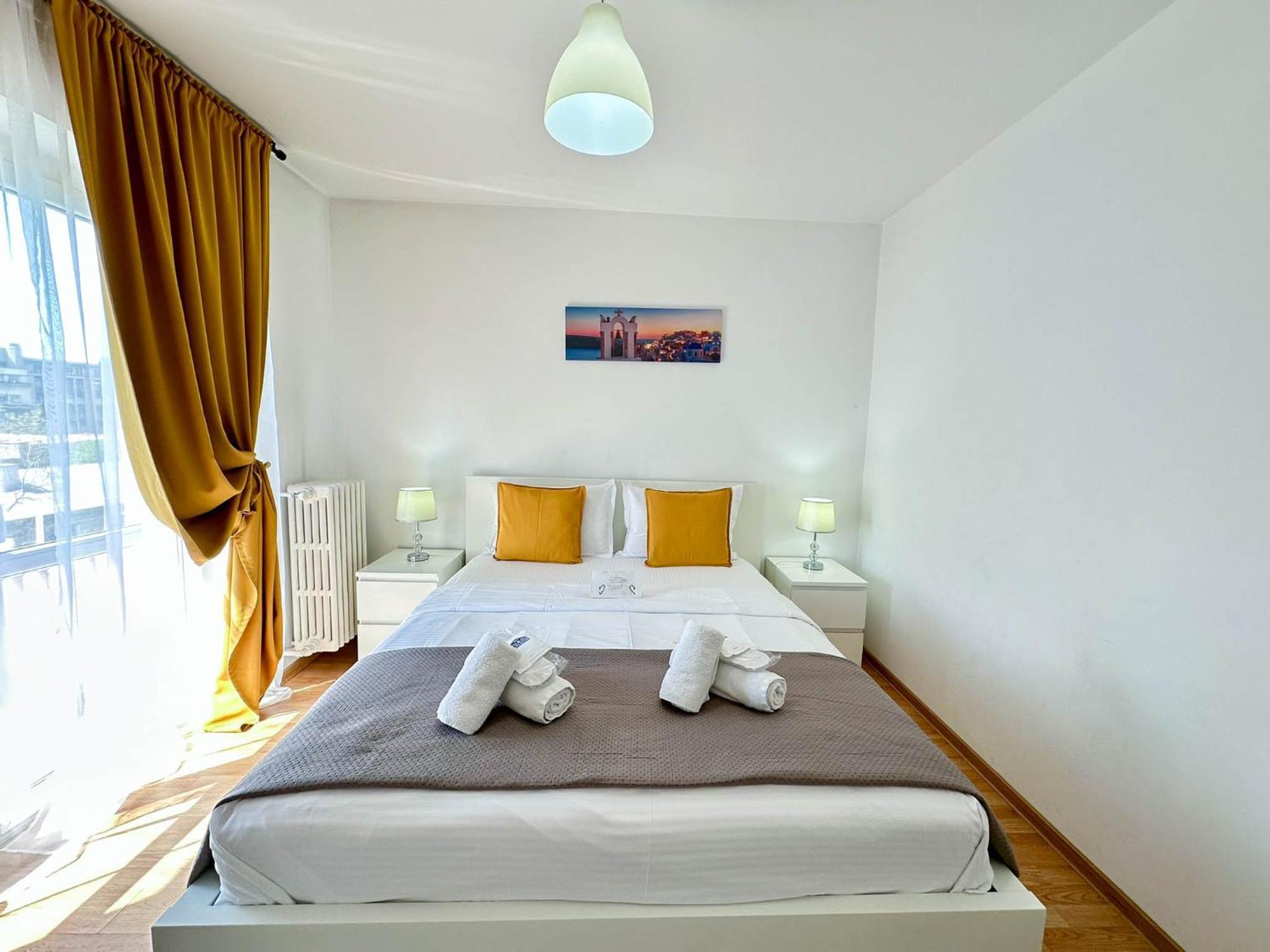 Sunrise Apartments City Center Boekarest Buitenkant foto